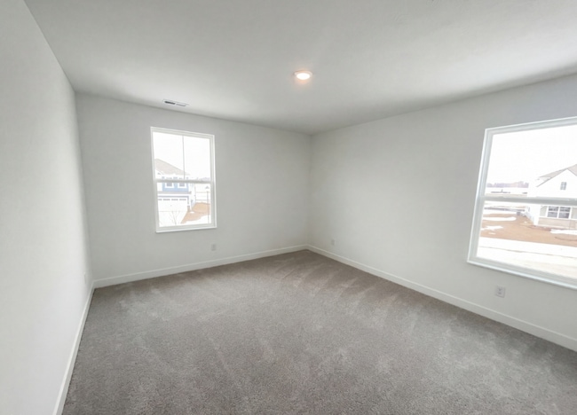 Building Photo - 2415 Fir Dr