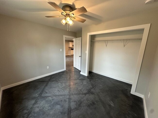 Building Photo - 706 E Olive St