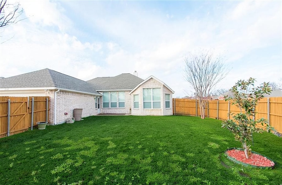 Building Photo - 234 Silvercreek Dr