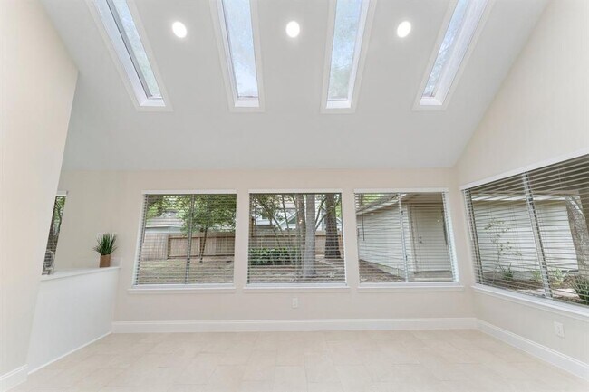 Building Photo - 49 W Southfork Pines Cir