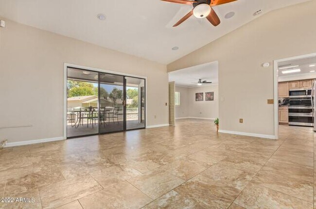 Building Photo - Your Oasis Awaits!