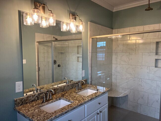 Master Bath - 217 Braylock Dr