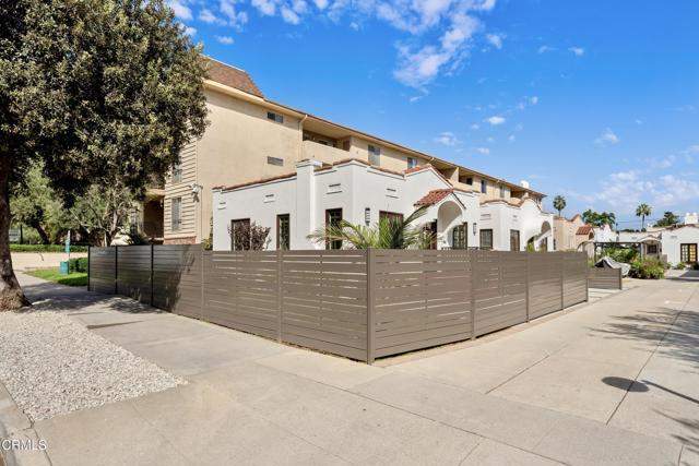 Building Photo - 520 S Los Robles Ave