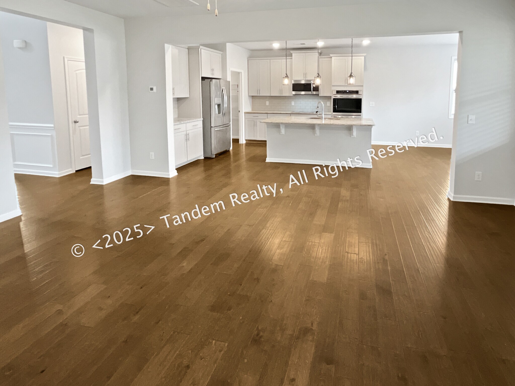 Building Photo - 8020 Forest Hills Dr