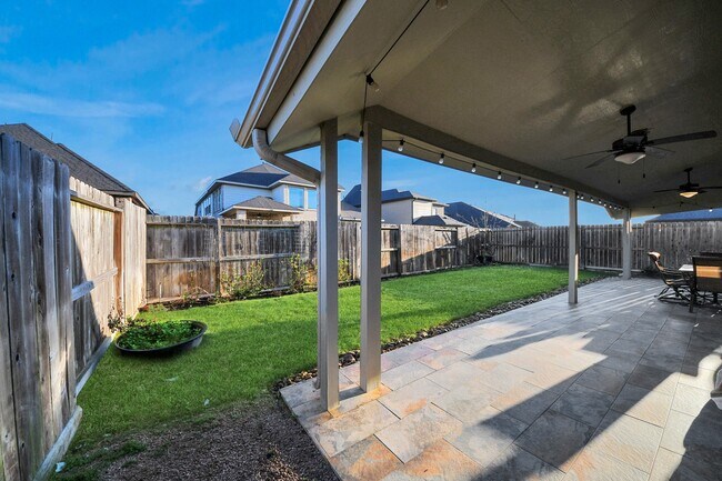 Building Photo - 28634 Monarch Cliffs Dr