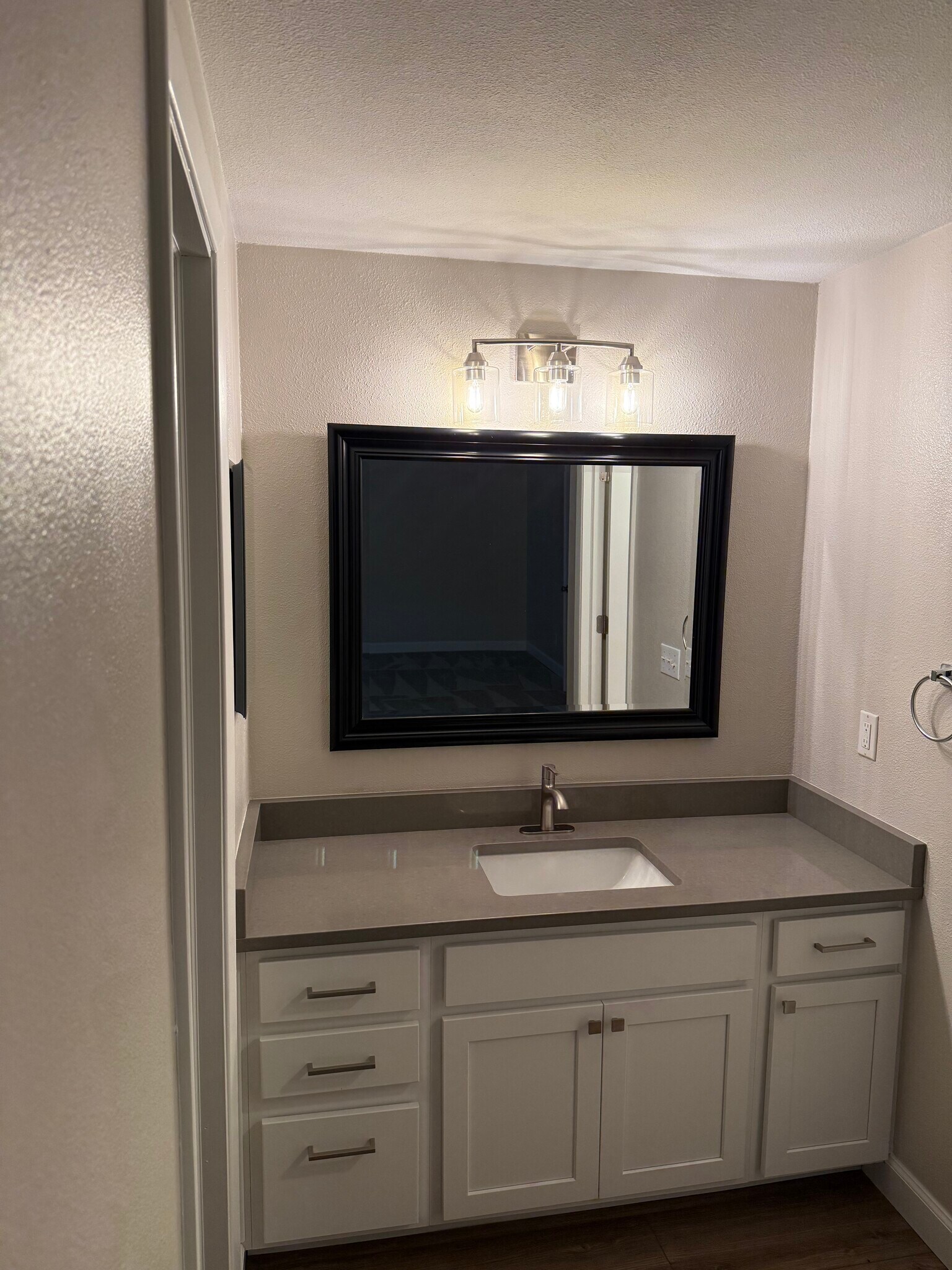 Primary bath - 1017 S Fraser Way