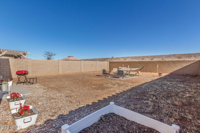 Building Photo - 30517 N Oak Dr