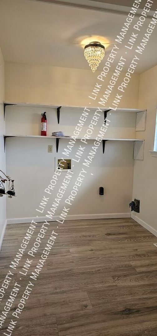 Building Photo - 9328 Berkshire Cir