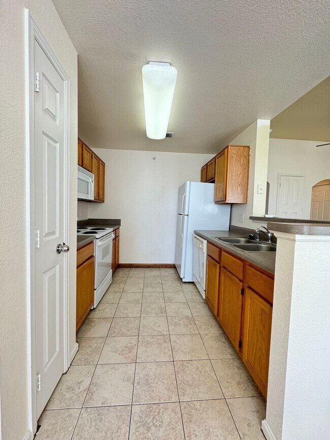 Building Photo - Nice Condo in South Ft. Collins