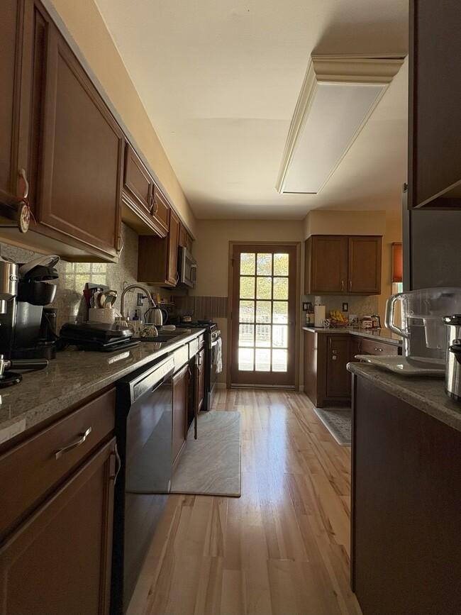 Building Photo - 18 Marquette Pl