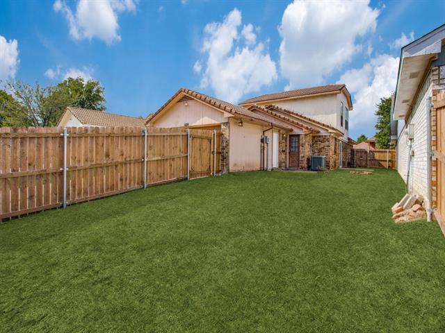 Building Photo - 1120 Sandalwood Ln