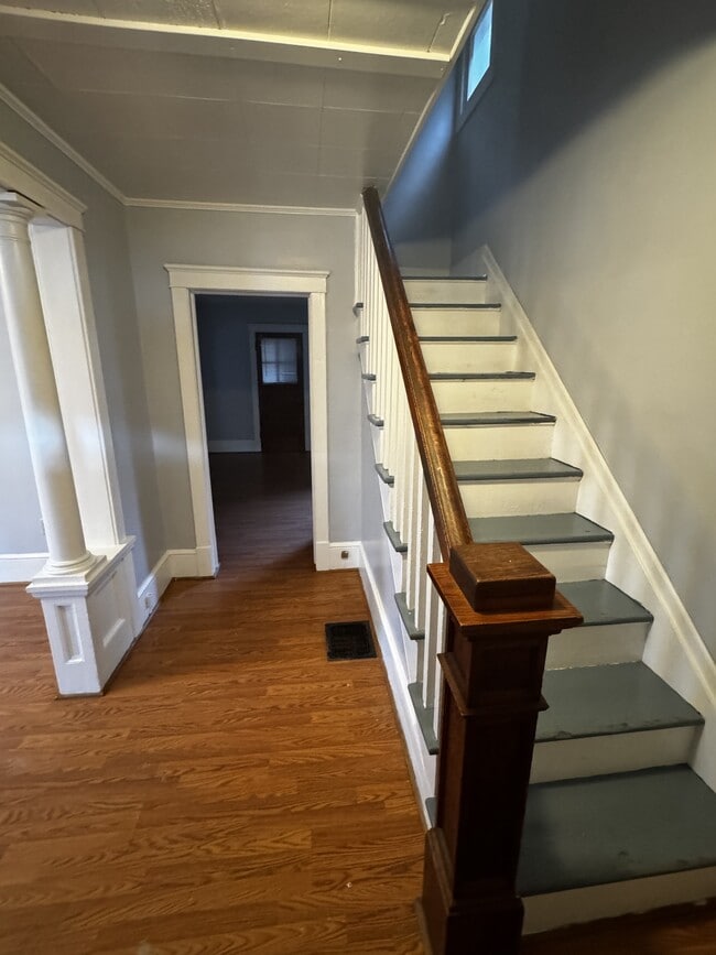 Building Photo - 317 Porter Ave