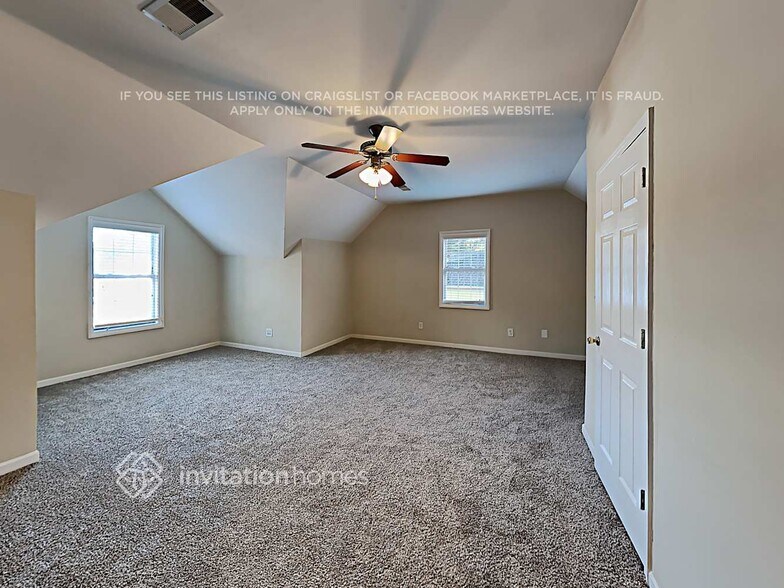 Building Photo - 3640 Garnet Way