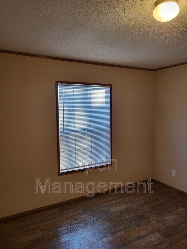 Building Photo - 3416 Kramers Ln