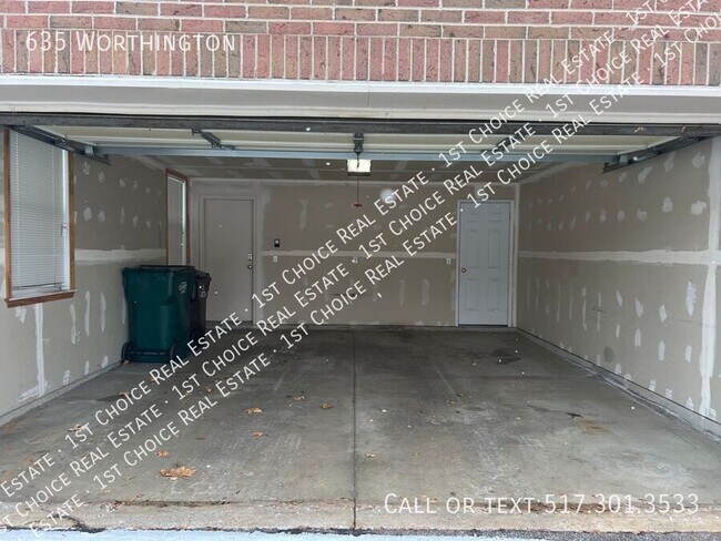 Building Photo - 635 Worthington-