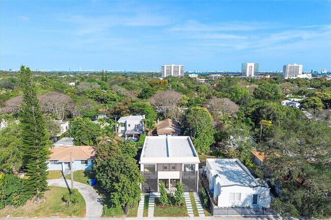 Building Photo - 4715 N Miami Ave