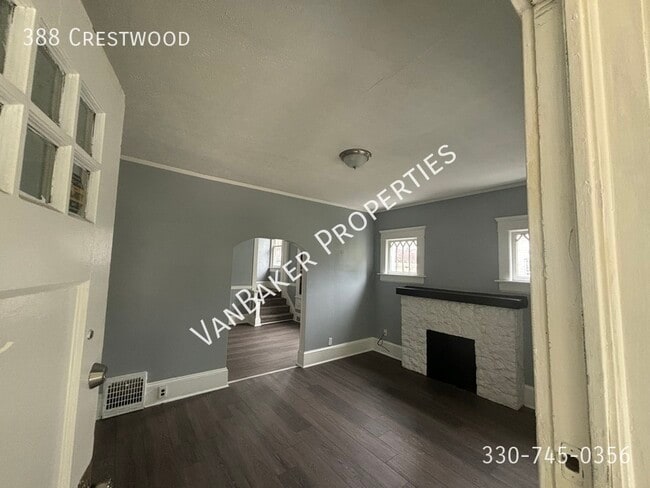 Building Photo - 388 Crestwood-