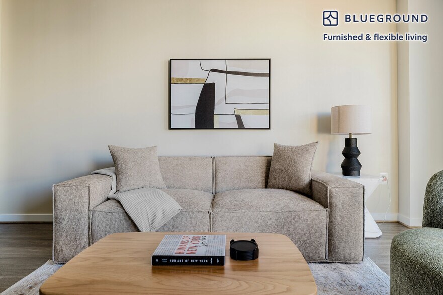 Building Photo - 3444 Fairfax Dr