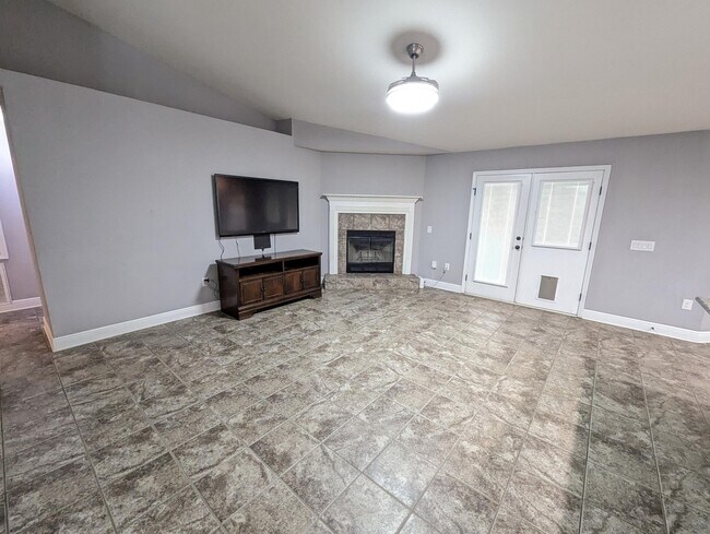 Building Photo - 6598 Britt St