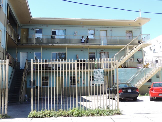 Building Photo - 1117 NW 3rd Ave