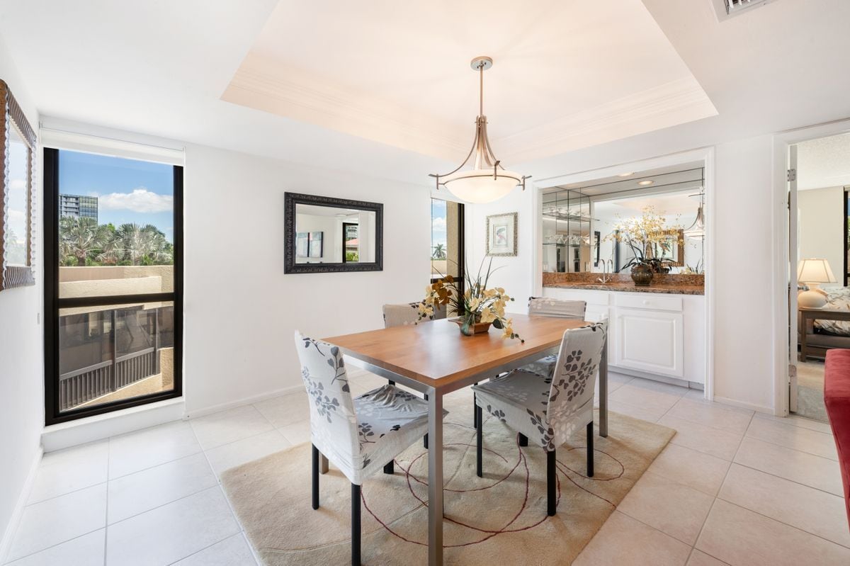 Building Photo - 4551 Gulf Shore Blvd N