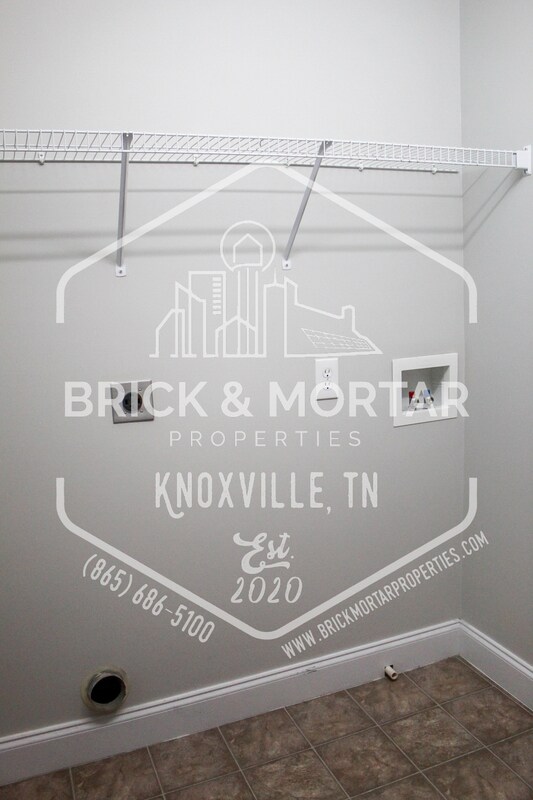 Building Photo - 5722 Rhyne Cove Ln