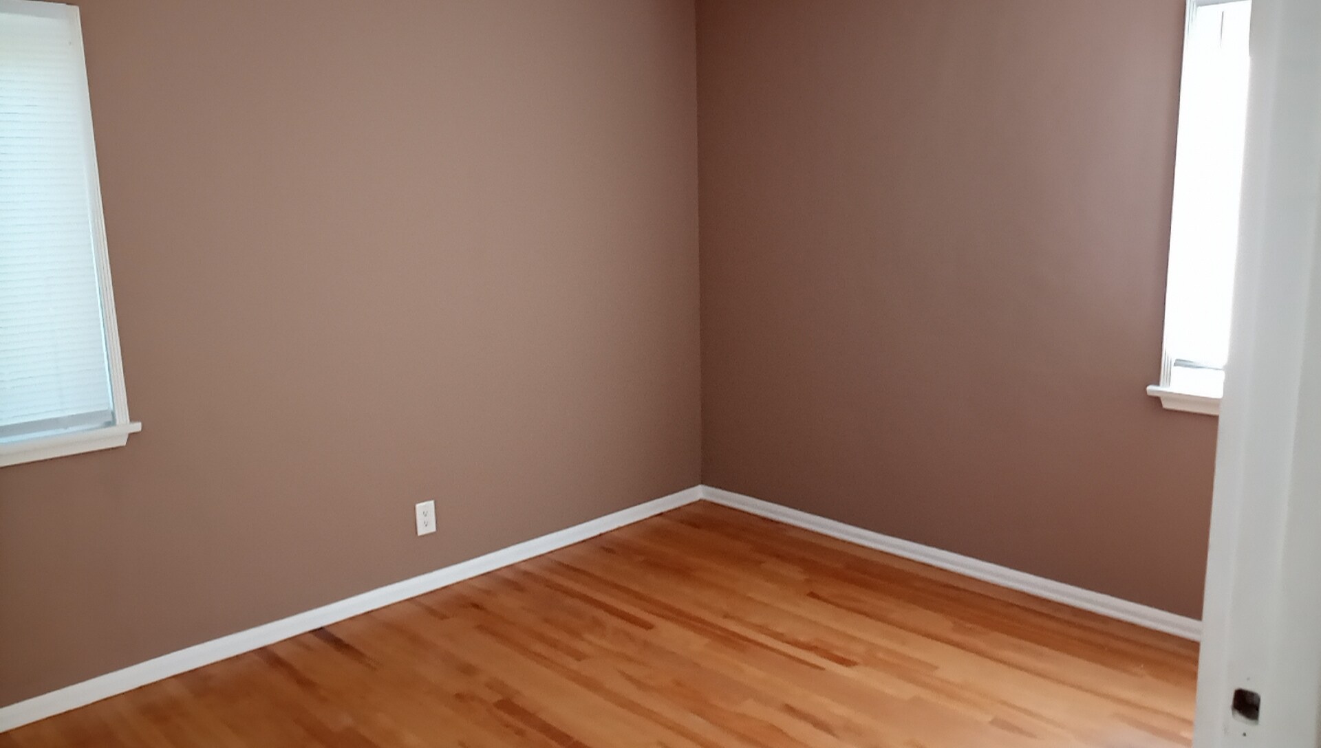 Bedroom - 10636 Louise Ave