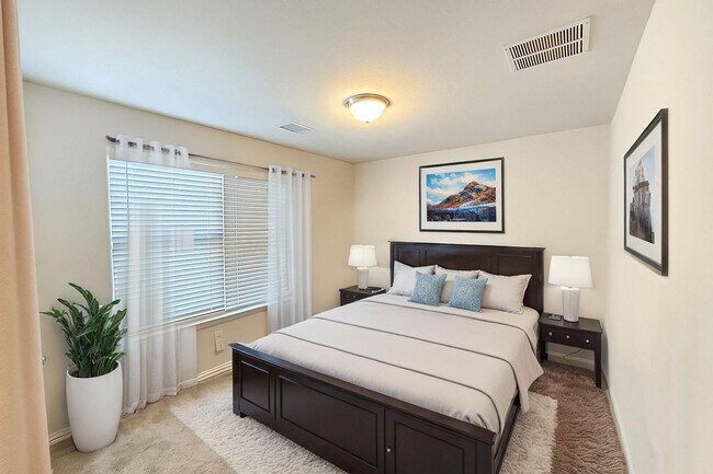 Building Photo - Charming 3-Bedroom Single-Story Home with ...