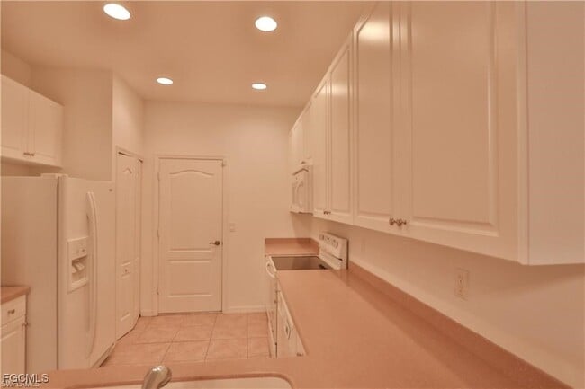 Building Photo - 10211 Tin Maple Dr