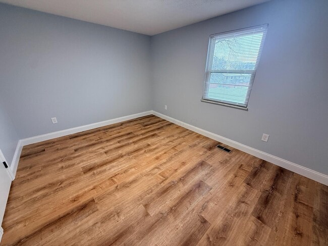 Building Photo - 5317 Shiloh Dr