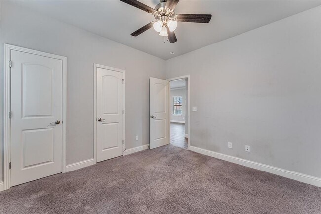 Building Photo - 582 Quartz Wy