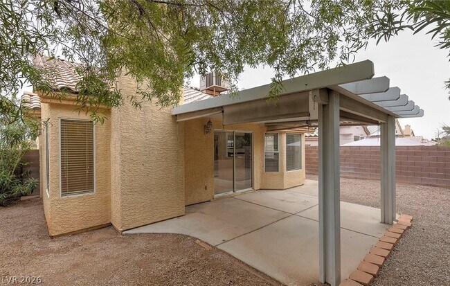 Building Photo - 7225 Scenic Hills Dr