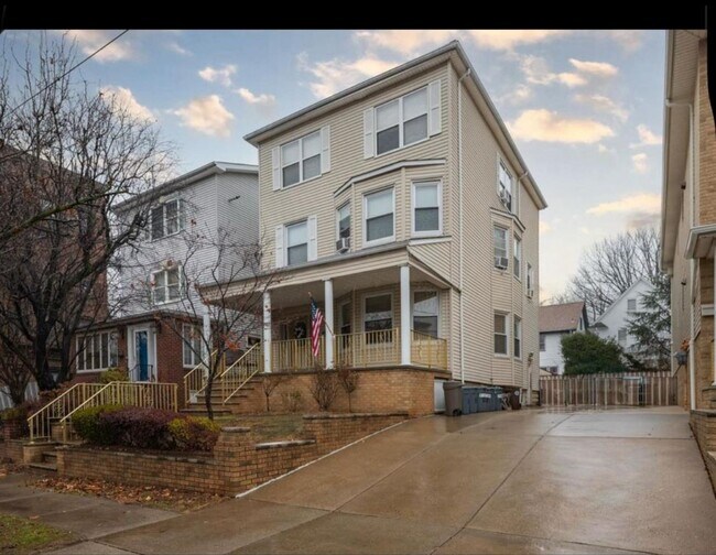 Primary Photo - 97-99-99 W 39th St