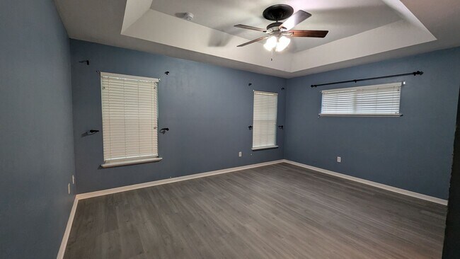 Building Photo - Longleaf 3 bedroom 2 bath