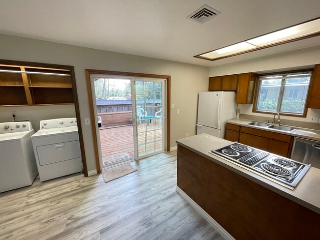 Primary Photo - 97860 Chilcote Ln