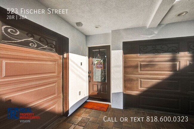 Building Photo - 523 Fischer St