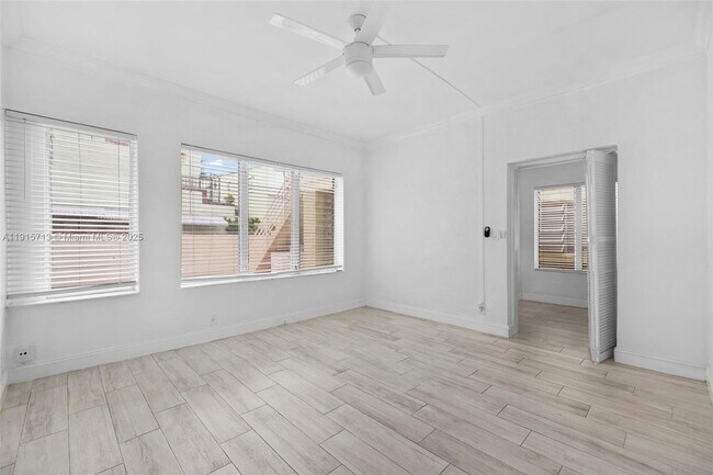 Building Photo - 2822 Pine Tree Dr