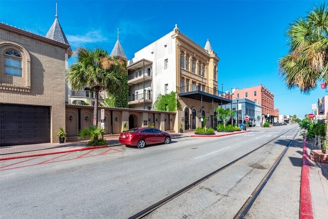 Building Photo - 4302 Avenue R 1/2