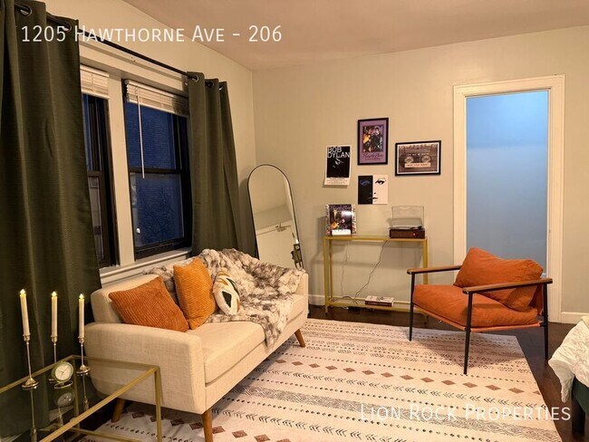 Building Photo - 1205 Hawthorne Ave