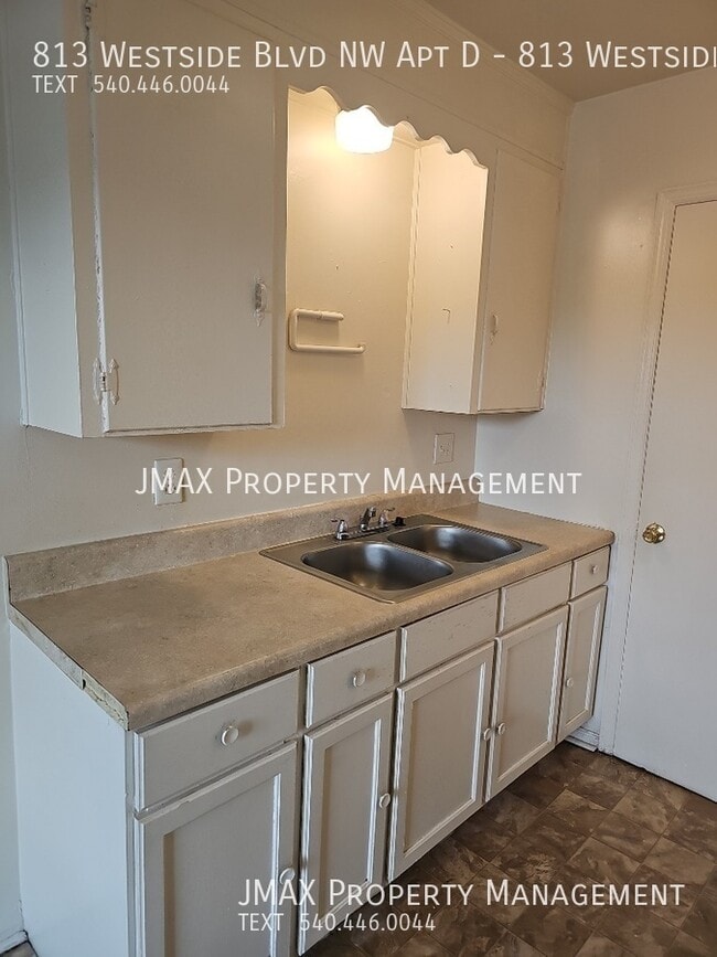 Building Photo - This property has a no security deposit op...