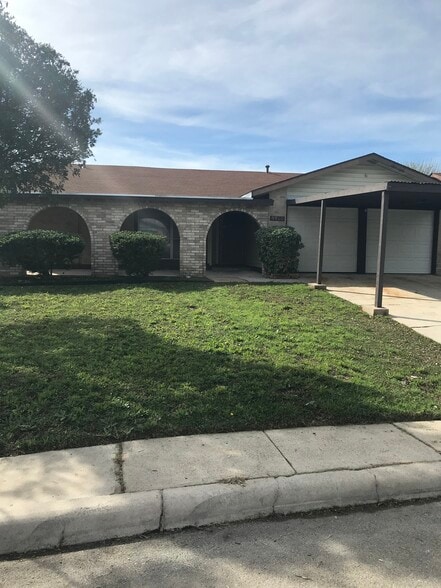 Building Photo - 5910 Lubbers Way