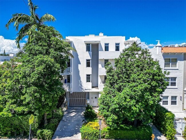 Building Photo - 1532 Drexel Ave