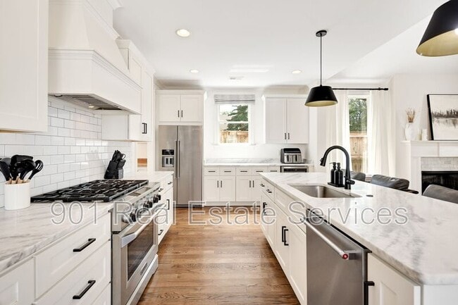 Building Photo - 299 Wilkinson Pl