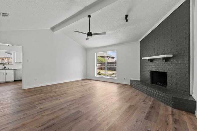Building Photo - 5310 Vagas Dr
