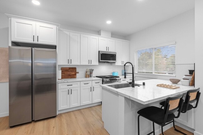 Building Photo - Fire pit!