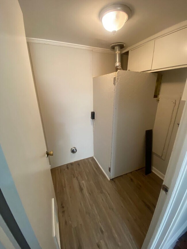 Building Photo - **ON HOLD**Near Ft. Benning. Columbus, GA  Bedroom 4 / 1 Full Bathroom & 2 Half Bathroom Home for...