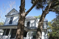 Building Photo - 115 NE 9th St