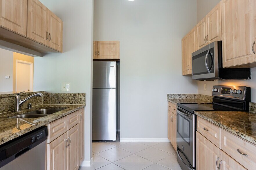 Building Photo - 1455 Thornbank Ln