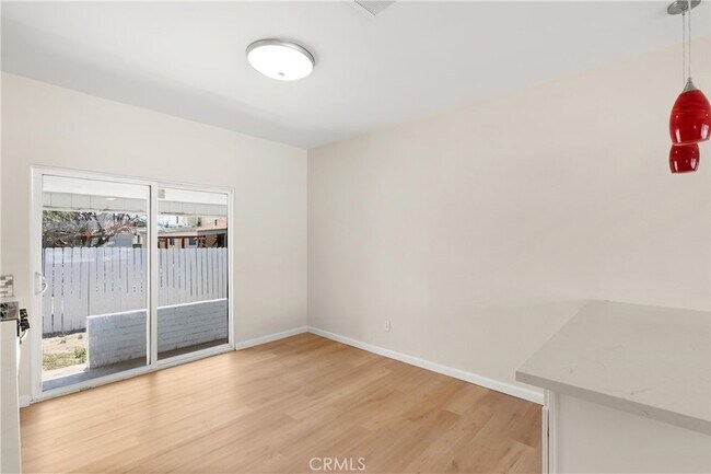 Building Photo - 421 W Sun Ave