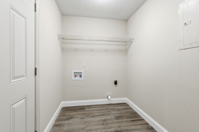 Building Photo - 6008 Champion Rd